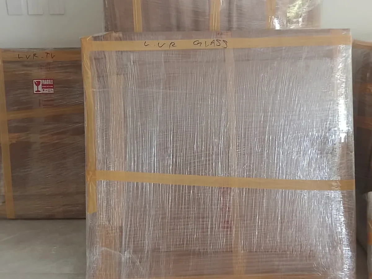 GulfNest export-packed glass and furniture prepared for international shipment